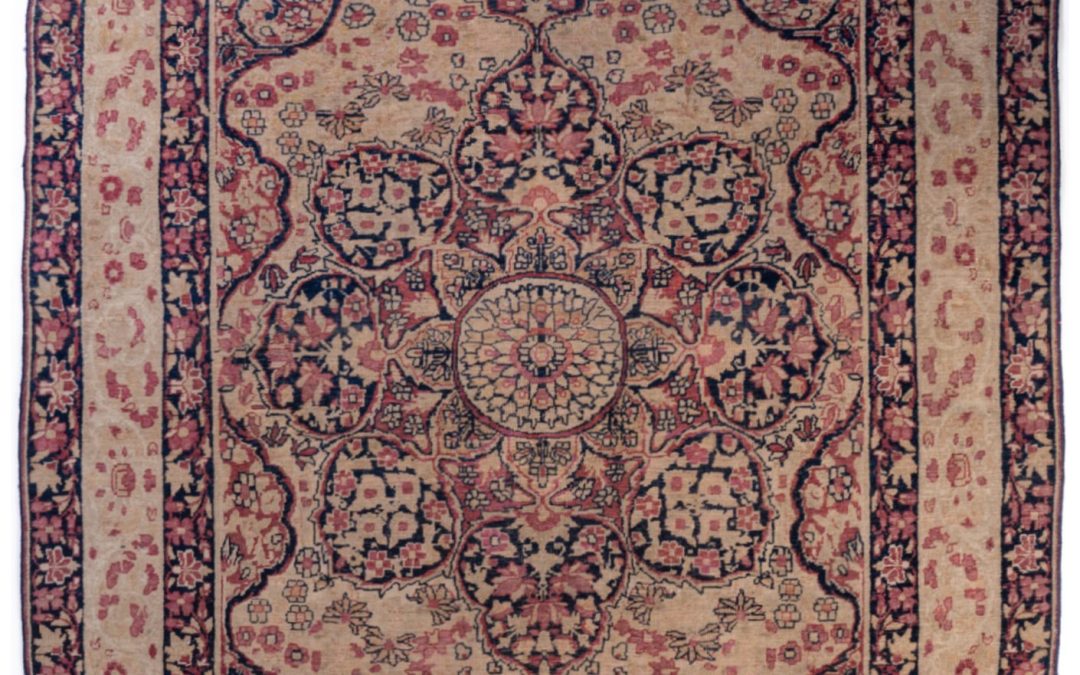 Tappeto antico Kerman, 1.90 × 1.30 m. Eleganza classica in piccolo formato.