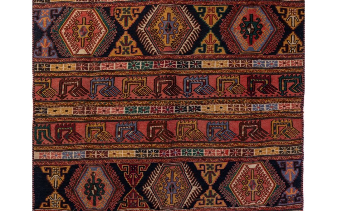 Tappeto Mafrash Moghan, misura 1.76 per 1.06 metri. Tessitura piatta, motivi geometrici e manifattura tradizionale.